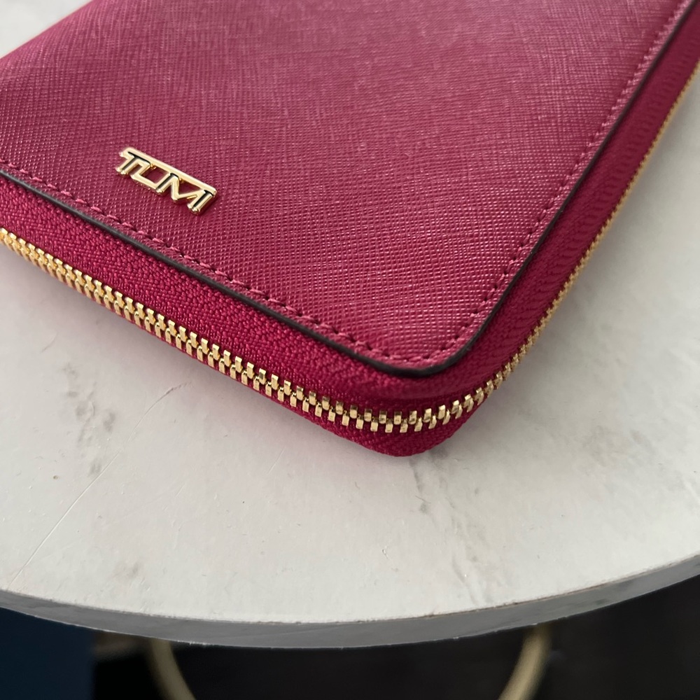 Tumi Hot Pink Zip Wallet with Gold Logo - Picture 5 of 8
